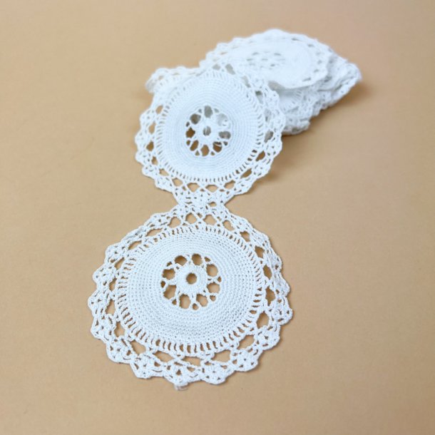 Hvid vintage h�klet blonde - 8 x 180 cm