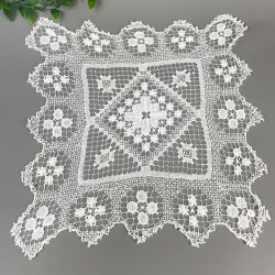 Hvid kniplet vintage lysedug