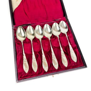 Seks vintage teskeer s�lvplet �ske