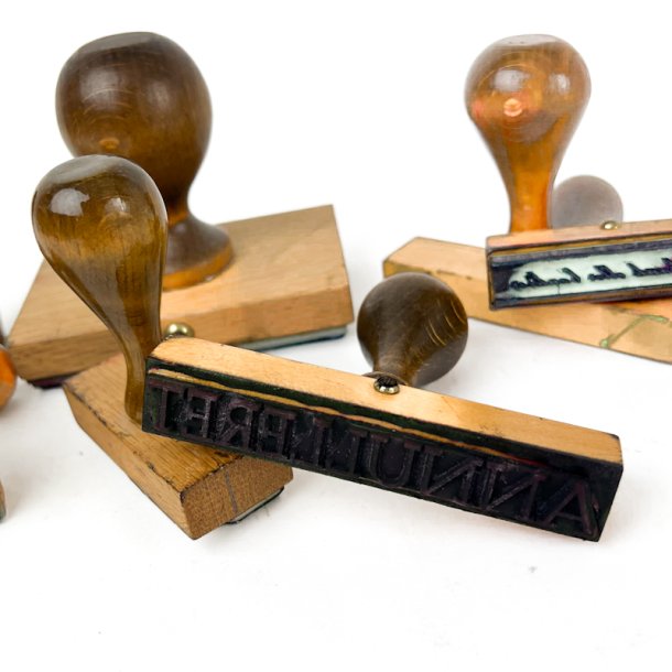 Ni vintage tr�stempler