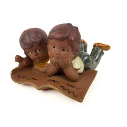 To b�rn retro figur
