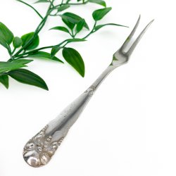 Antik minde p�l�gsgaffel i s�lvplet