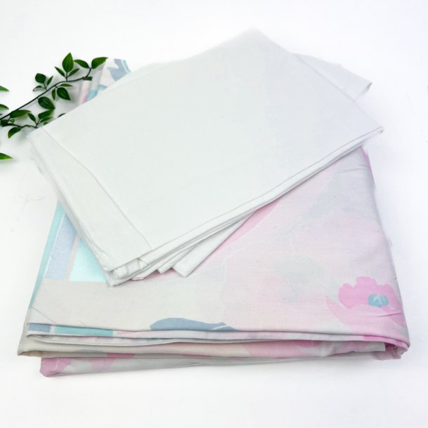 To s�t pastelfarvet retro senget�j