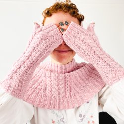 Vinter st i lys rosa uld.