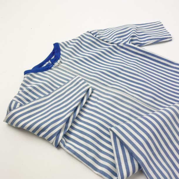 Vintage baby natdragt med lysebl striber