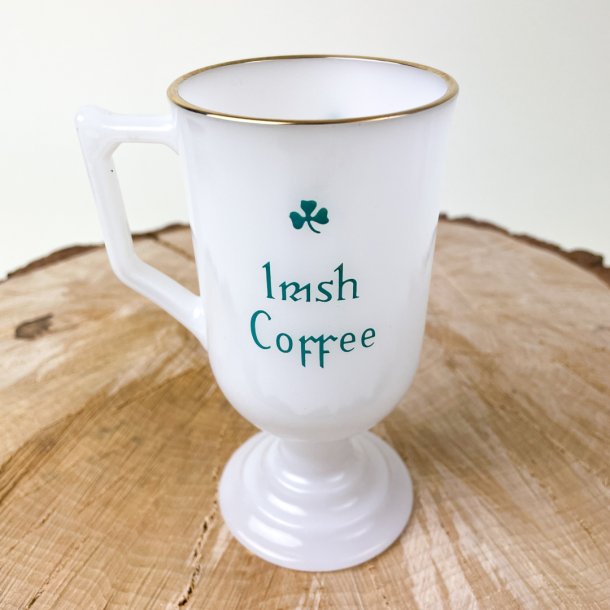 Irish coffee glas i hvid opalglas Glas Art Nuvo Antik & Vintage