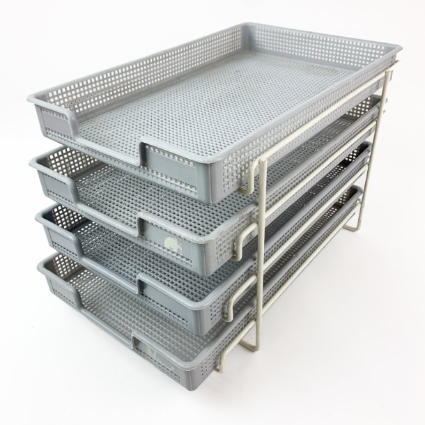 Graue Retro-Briefablage