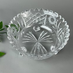 Klar vintage glassk�l p� f�dder