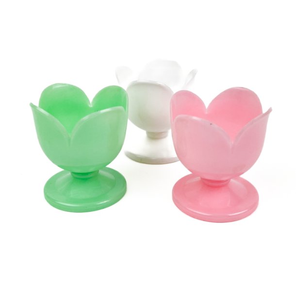  Tre pastel retro �ggeb�gre