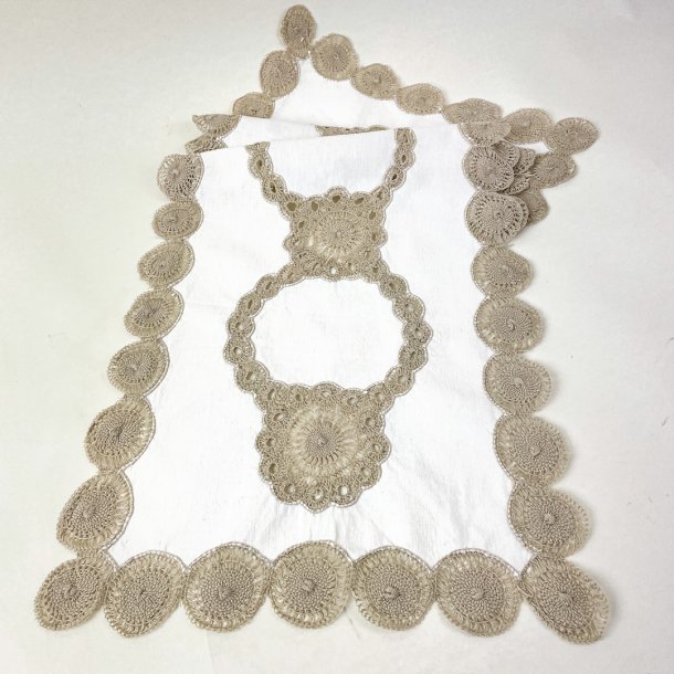 Vintage bordlber med sandfarvet blonde