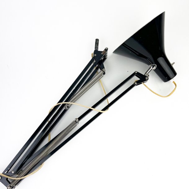 Sort retro arkitektlampe