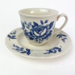 Vintage kaffekop med bl� blomster