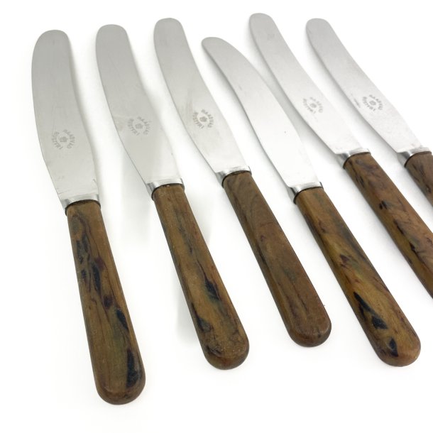 Seks vintage bordknive med trskfte