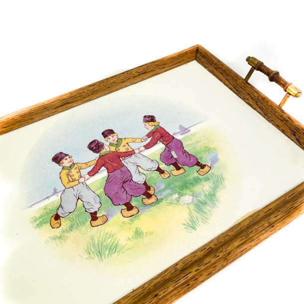 Vintag serveringsbakke med b�rn