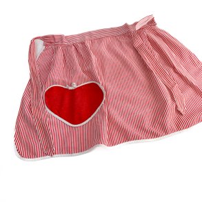 Rd vintage forklde med hjertelomme