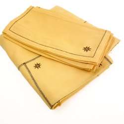 Broderet gul vintage dug 200 cm med ti servietter