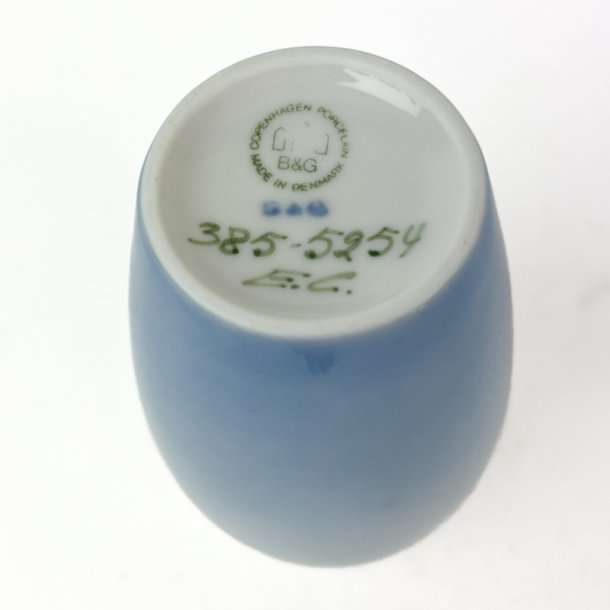 Bl� B&G Anemone vase