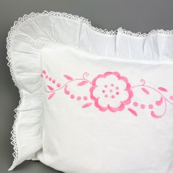 Hvid vintage baby pudebetr�k broderi