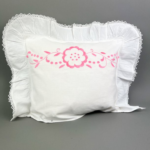 Hvid vintage baby pudebetr�k broderi