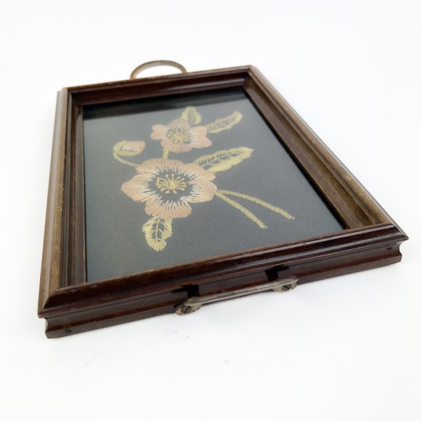 Broderet vintage serveringsbakke