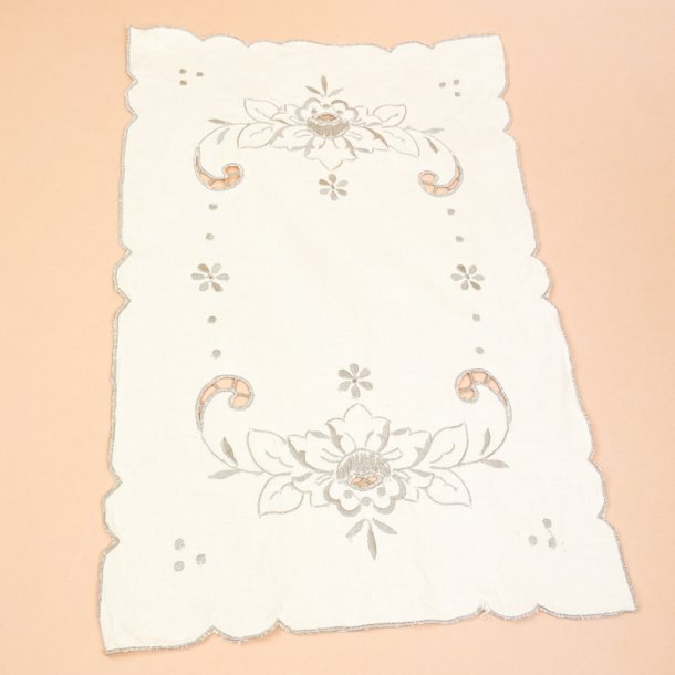 Vintage bakkeserviet med broderi