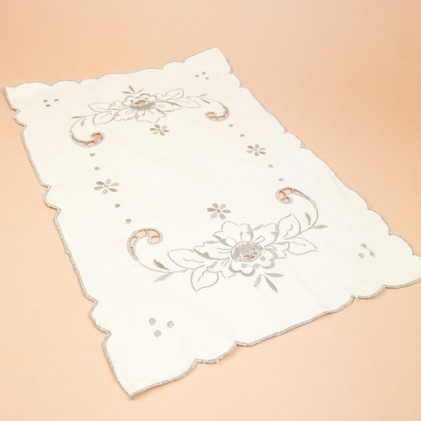 Vintage bakkeserviet med broderi