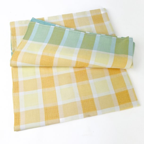 Frisk gul retro dug med tern � 140 x 140 cm