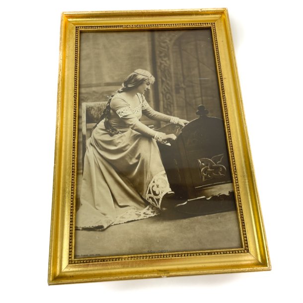 Altes Portrt in goldfarbenem Rahmen  30 x 20 cm