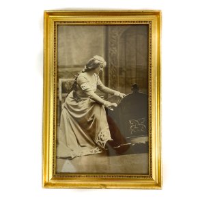 Altes Portrt in goldfarbenem Rahmen  30 x 20 cm