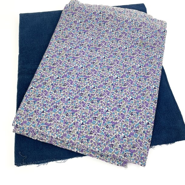 Bl� og blomstret vintage stof - 225 cm