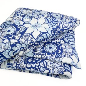 Bl�t blomstret retro vatt�ppe