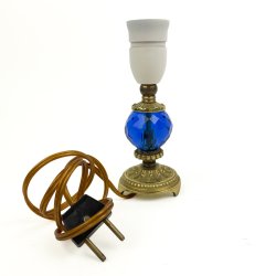 Vintage bordlampe med bl� glaskugle