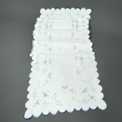 Hvid retro bordlber med blt broderi - 120 cm