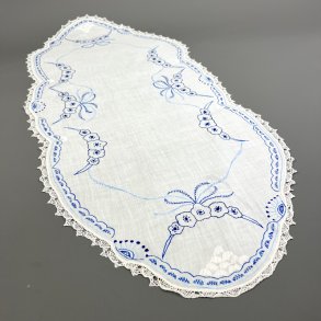 Vintage bordl�ber bl� broderi