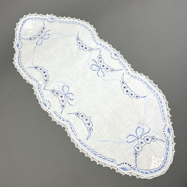 Vintage bordl�ber bl� broderi