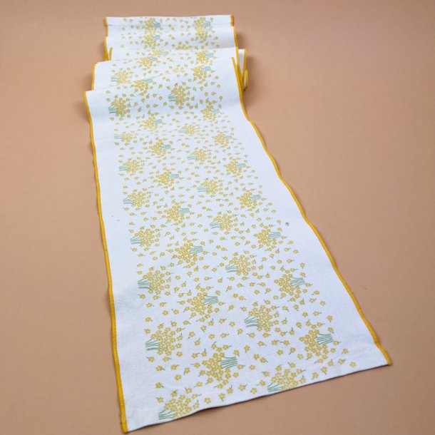 Gul vintage bordl�ber blomster