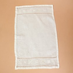  Broderet hvid vintage bordl�ber