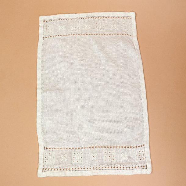  Broderet hvid vintage bordl�ber