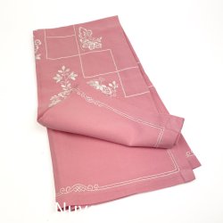 Broderet rosa vintage dug 120x120