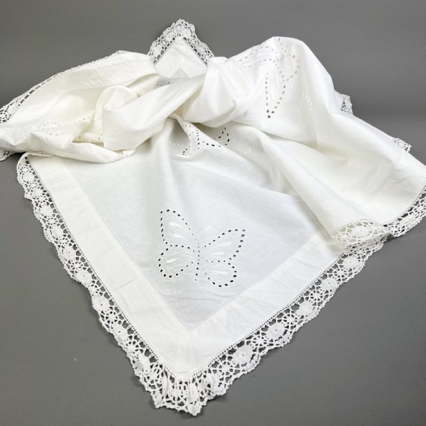 Broderet vintage dug med sommerfuglebroderi � 140 x 140 cm