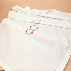 Smuk broderet vintage dug � 170 cm