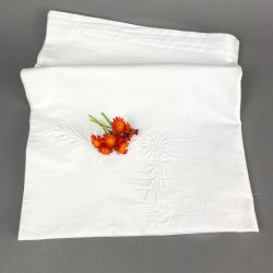 Hvid vintage dug med broderi  120 cm