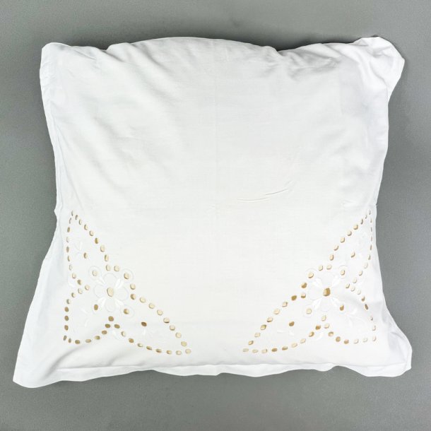 Hvidt vintage pudebetr�k broderi