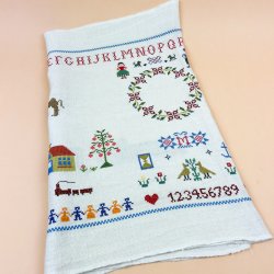 Broderet vintage stof til syprojekt