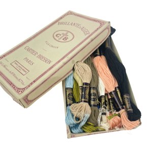 Smuk DMC vintage �ske med 24 fed broderigarn