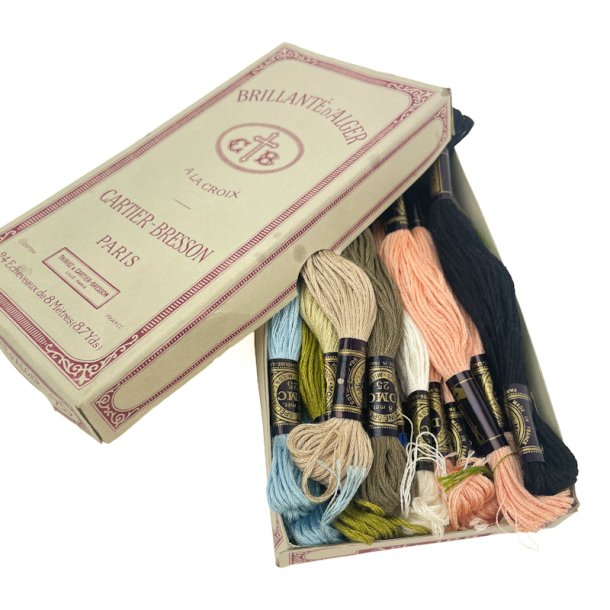 Smuk DMC vintage �ske med 24 fed broderigarn