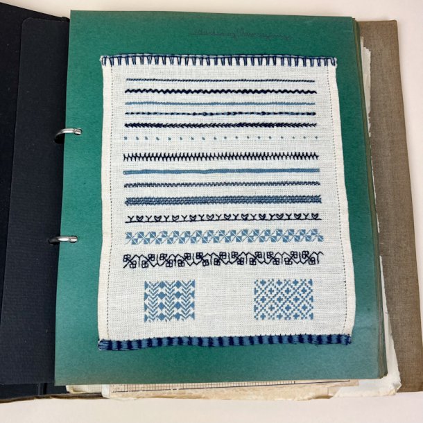 H�ndarbejdsl�res broderimappe 50�erne