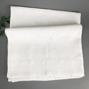 Hvidt vintage pyntelagen med monogram