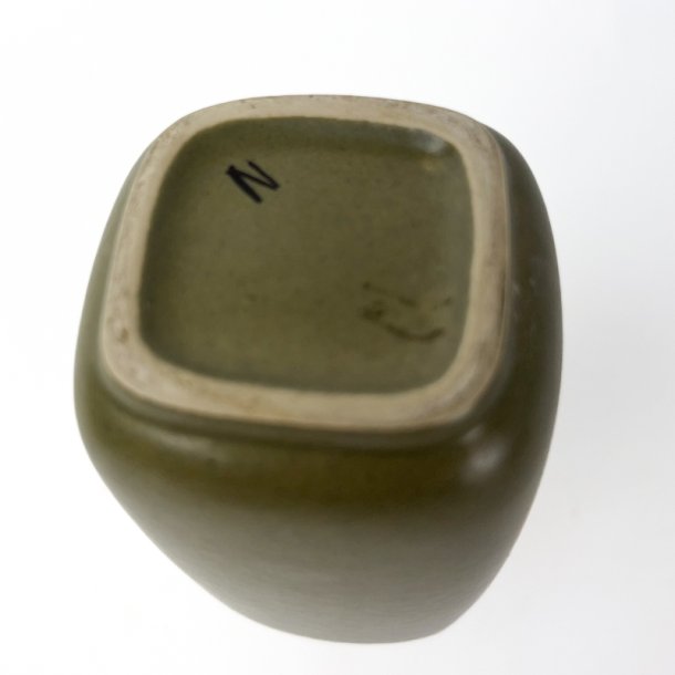 Gr�n vintage keramikvase med blomst