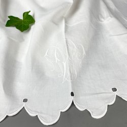 Vintage pyntelagen med broderi